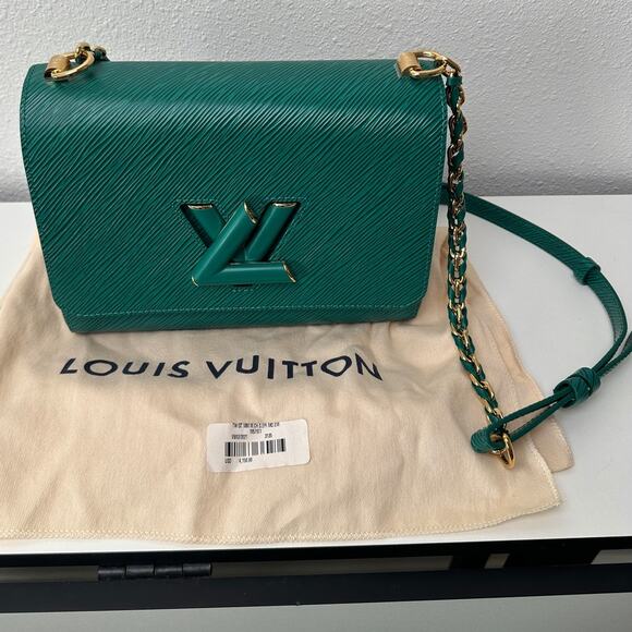 Louis Vuitton Twist MM Shoulder Bag – Emerald Epi Leather with Gold Hardware - Picture 2 of 16